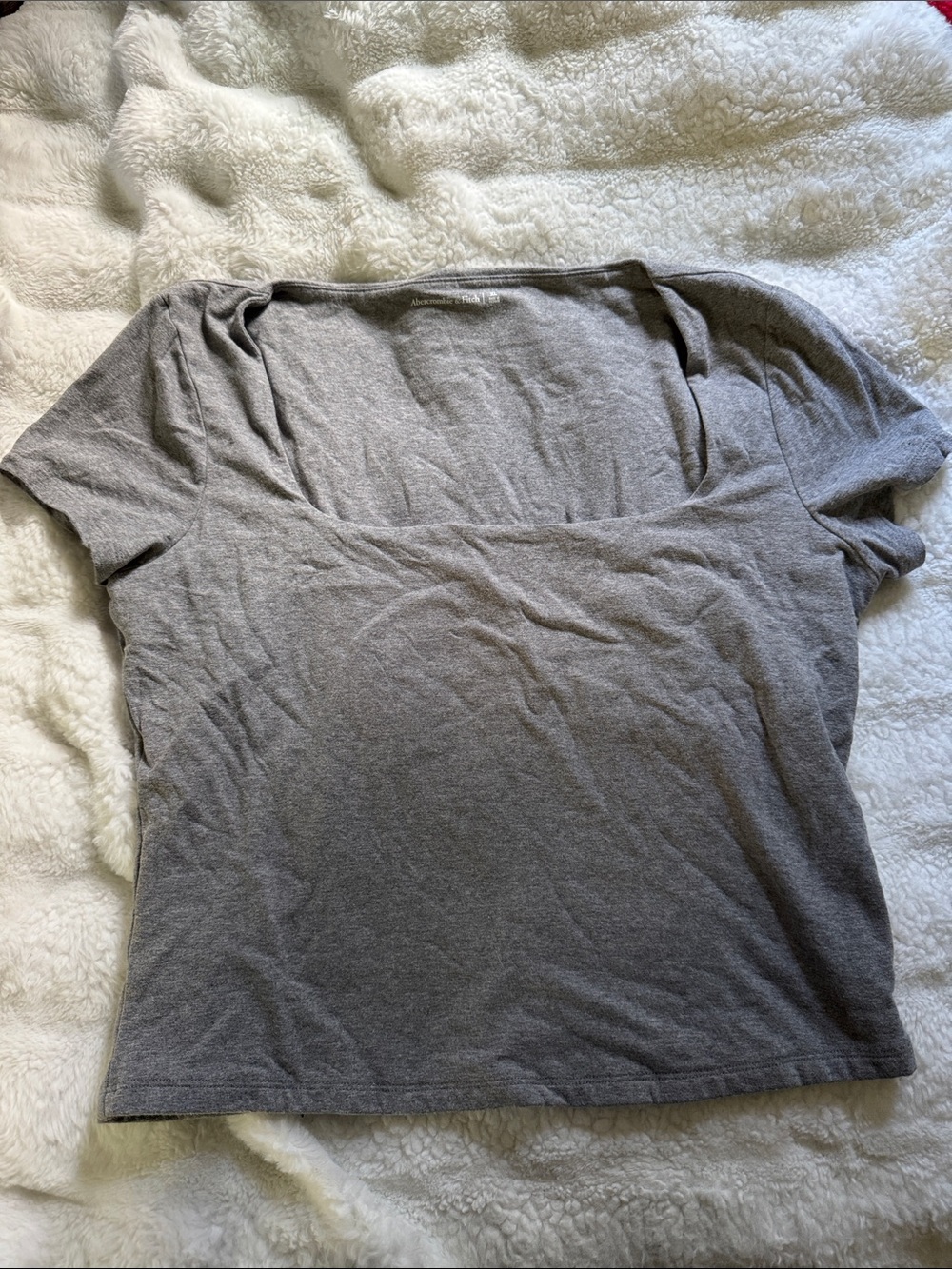 Abercrombie & Fitch Gray Scoop Neck Crop Top